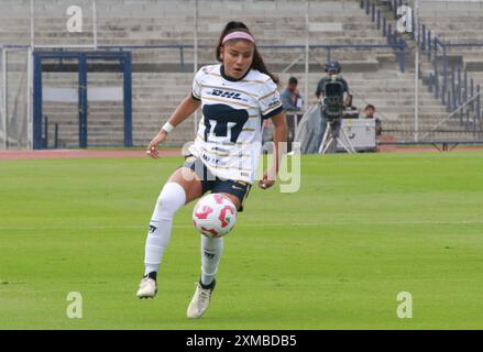 Città del Messico, Ciudad de Mexico, Messico. 26 luglio 2024. Alejandra Guerrero #16 di Pumas controlla la palla durante la partita tra Pumas de la UNAM e Bravas de JuÃ¡rez come parte del Torneo apertura 2024 Liga MX Femenil all'Estadio OlÃ-mpico Universitario. Pumas. Pumas ha battuto Juarez 3-2. (Immagine di credito: © Jose Luis Torales/eyepix via ZUMA Press Wire) SOLO PER USO EDITORIALE! Non per USO commerciale! Foto Stock