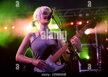 26 luglio 2024, Sheffield, South Yorkshire, U. K: Mary al Junkyard Performing al Tramlines Festival 2024 , Sheffield, Regno Unito (Credit Image: © Robin Burns/ZUMA Press Wire) SOLO USO EDITORIALE! Non per USO commerciale! Foto Stock