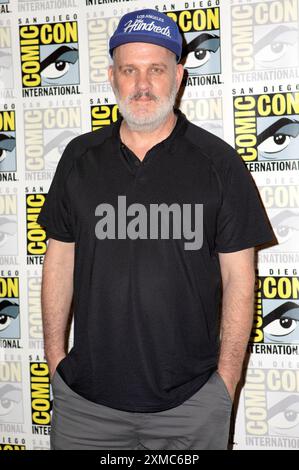 Mike o'Malley beim Photocall zur 4. Und letzten Staffel der TV-serie 'Snowpiercer' auf der San Diego Comic-con International 2024 im Hilton Bayfront Hotel. San Diego, 26.07.2024 anni Foto Stock