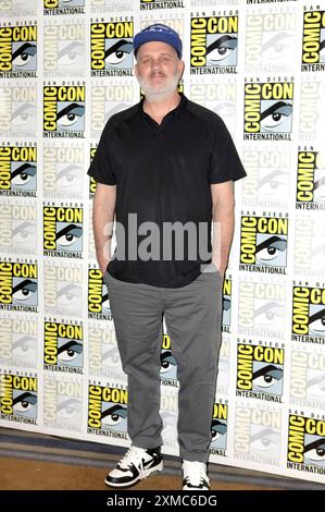 Mike o'Malley beim Photocall zur 4. Und letzten Staffel der TV-serie 'Snowpiercer' auf der San Diego Comic-con International 2024 im Hilton Bayfront Hotel. San Diego, 26.07.2024 anni Foto Stock