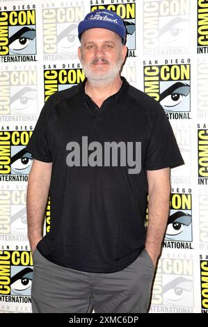 Mike o'Malley beim Photocall zur 4. Und letzten Staffel der TV-serie 'Snowpiercer' auf der San Diego Comic-con International 2024 im Hilton Bayfront Hotel. San Diego, 26.07.2024 anni Foto Stock