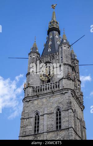 Belfry di Gand. Campanile in Belgio. Si tratta di una delle tre torri medievali che si affacciano sul centro storico di Gand. Foto Stock