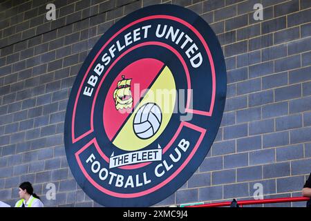 Lo stemma del club durante l'amichevole pre-stagione tra l'Ebbsfleet United e il Cambridge United al PHB Stadium di Northfleet, sabato 27 luglio 2024. (Foto: Kevin Hodgson | mi News) crediti: MI News & Sport /Alamy Live News Foto Stock