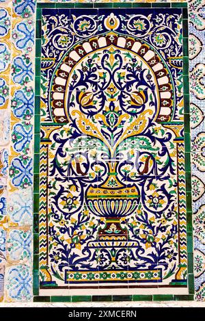 Tunisi, Tunisia. Decorativi pannello parete di piastrelle di ceramica, la Medina di Tunisi. Foto Stock