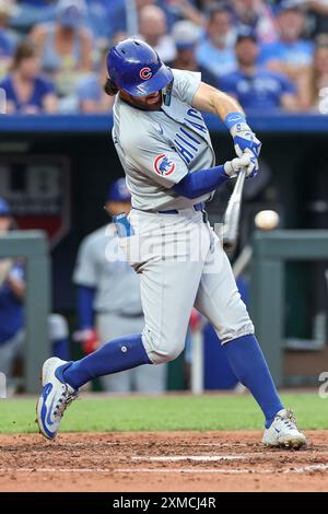 Kansas City, Missouri, Stati Uniti. 26 luglio 2024. L'interbase dei Chicago Cubs Dansby Swanson (7) batte contro i Kansas City Royals al Kauffman Stadium di Kansas City, Missouri. David Smith/CSM/Alamy Live News Foto Stock