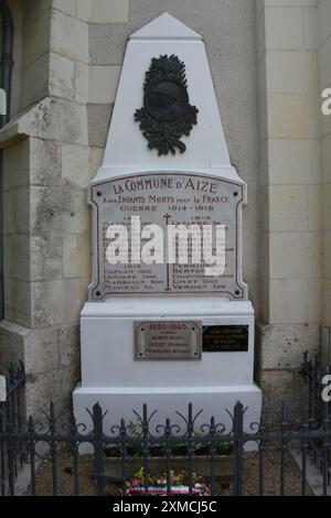 Monument aux morts dans la commune d'Aize, département de l'Indre et la région du Centre-Val de Loire Foto Stock