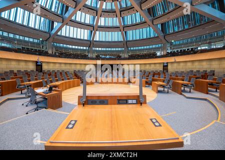 Leggio nella camera plenaria del parlamento di stato della Renania settentrionale-Vestfalia a Duesseldorf, Renania settentrionale-Vestfalia, Germania Foto Stock
