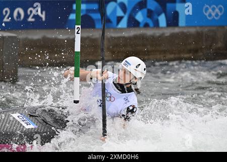 Vaires Sur Marne, Francia. 27 luglio 2024. Olimpiadi, Parigi 2024, kayak single sculls, donne, riscaldatori, il tedesco Ricarda Funk in azione. Crediti: Sebastian Kahnert/dpa/Alamy Live News Foto Stock