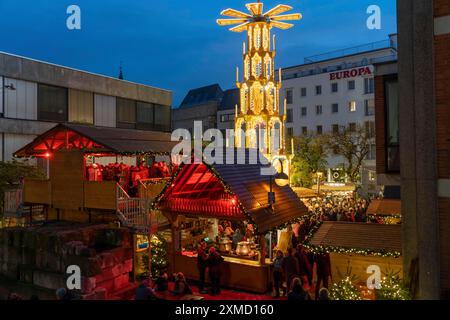 Mercatino di Natale, Am Hof, sotto Roncallli Platz, piramide di Natale, proprio accanto alla Cattedrale di Colonia, nel centro storico di Colonia, a nord Foto Stock