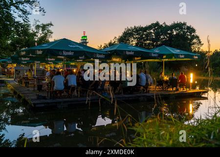 Grugapark, giardino d'acqua della birra, all'ingresso principale, Grugaturm, Essen, Germania Foto Stock