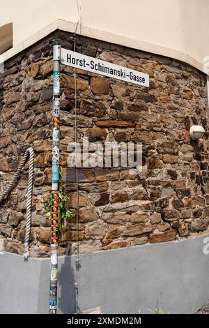 Quartiere portuale di Duisburg-Ruhrort, Horst-Schimanski-Gasse al porto, che ricorda il culto della scena del crimine, ispettore Schimi, nord Foto Stock