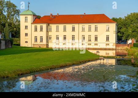 Il vecchio villaggio di Westerholt, il quartiere storico di Herten Westerholt, oltre 60 vecchie case in legno ben ristrutturate formano un centro storico Foto Stock