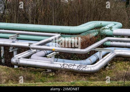 Gasdotti per teleriscaldamento, Hertener Stadtwerke, punto di trasferimento presso l'ex miniera Schlaegel & Eisen, dalle condutture della centrale elettrica alla Foto Stock