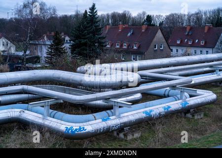 Gasdotti per teleriscaldamento, Hertener Stadtwerke, punto di trasferimento presso l'ex miniera Schlaegel & Eisen, dalle condutture della centrale elettrica alla Foto Stock