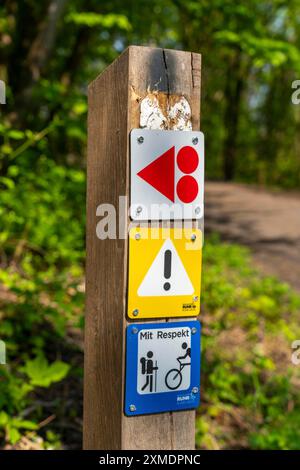 Cartello sulla Brammentrail, percorso per mountain bike sulla punta di Schurenbach, a Essen, Renania settentrionale-Vestfalia, Germania Foto Stock