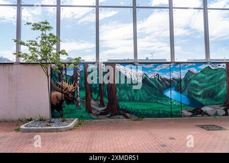 Barriera antirumore su Hombrucher Strasse a Essen-Frillendorf, lungo l'autostrada A40, lunga 250 metri, i residenti di una casa hanno avuto una foto di Foto Stock