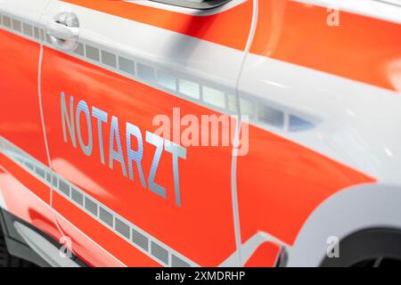 Veicolo medico di emergenza, iscrizione sulla porta Foto Stock