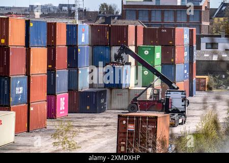 Porto di Dortmund, terminal container Dortmund CTD, terminal trimodale, trasporto ferroviario, stradale e per via navigabile, canale Dortmund-EMS, nord Foto Stock