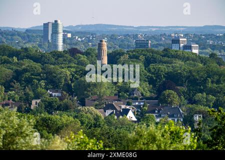 Vista sul centro della città di Bochum, a sud, sull'Exzenterhaus e sulla torre Bismarck nel parco municipale, sulla Renania settentrionale-Vestfalia, Germania Foto Stock