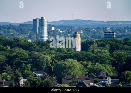 Vista sul centro della città di Bochum, a sud, sull'Exzenterhaus e sulla torre Bismarck nel parco municipale, sulla Renania settentrionale-Vestfalia, Germania Foto Stock