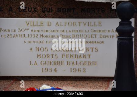 Monument aux morts dans la commune d'Alfortville, Val de Marne Foto Stock