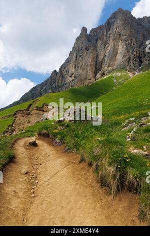 Percorso alta via Federico Augusto - Val di Fassa - Italia Foto Stock