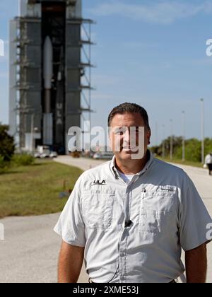 Gary Wentz, Vice Presidente ULA, Government and Commercial Programs partecipa al lancio del razzo Atlas V della United Launch Alliance presso la Cape Canaveral Space Force Station, Florida, sabato 27 luglio 2024. L'Atlas lancerà il 100° e ultimo carico utile della sicurezza nazionale per la USSF. Foto di Joe Marino/UPI credito: UPI/Alamy Live News Foto Stock