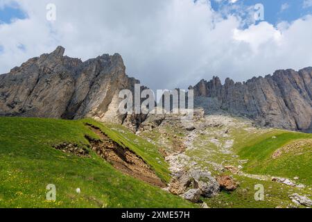 Percorso alta via Federico Augusto - Val di Fassa - Italia Foto Stock