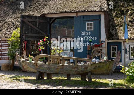 Vecchio teatro frisone, casa sul tetto di paglia, Nieblum, Foehr, isola del Mare del Nord, Frisia settentrionale, Schleswig-Holstein, Germania Foto Stock