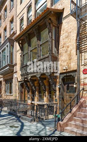 Edificio simbolo della Lockwood de Forest, 7 East 10th Street nel Greenwich Village; ora Bronfman Center for Jewish Student Life della New York University (NYU). Foto Stock