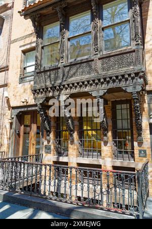 Edificio simbolo della Lockwood de Forest, 7 East 10th Street nel Greenwich Village; ora Bronfman Center for Jewish Student Life della New York University (NYU). Foto Stock