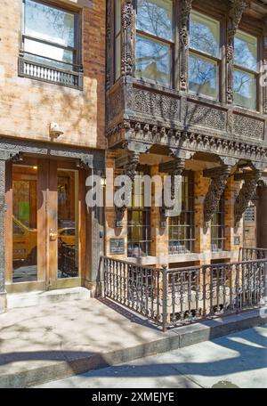 Edificio simbolo della Lockwood de Forest, 7 East 10th Street nel Greenwich Village; ora Bronfman Center for Jewish Student Life della New York University (NYU). Foto Stock