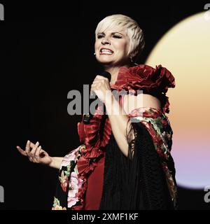 La cantante Pasion Vega si esibisce sul palco durante l'Universal Music Festival 2024 al Teatro Albeniz il 25 giugno 2024 a Madrid, Spagna. Con: Pasion Vega dove: Madrid, Spagna quando: 26 giugno 2024 credito: Oscar Gonzalez/WENN Foto Stock