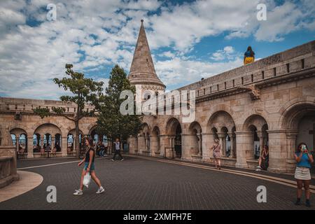 Vista sul vecchio Bastione dei pescatori di Budapest, Ungheria 23.06.24 Foto Stock