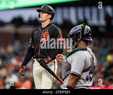 Luglio 27 2024 San Francisco CA, U.S.A., esterno di San Francisco Mike Yastrzemski (5). Durante la seconda partita della MLB NL tra i Colorado Rockies e i San Francisco Giants all'Oracle Park San Francisco California. Thurman James/CSM Foto Stock