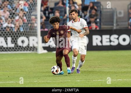 Rico Lewis (82) del Manchester City controlla la palla durante l'amichevole contro il Milan allo Yankee Stadium di New York il 27 luglio 2024. L'AC Milan ha vinto 3-2 Foto Stock