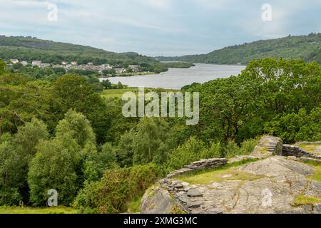 Llyn Peris del castello di Dolbadarn, Llanberis, Gwynedd, Galles Foto Stock