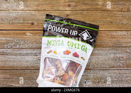 Los Angeles, California, Stati Uniti - 04-26-2021: Una vista dall'alto di un pacchetto di tracce Power Up Mega Omega. Foto Stock