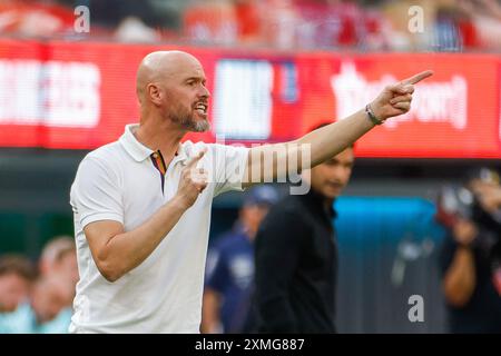 Los Angeles, Stati Uniti. 27 luglio 2024. Il capo-allenatore del Manchester United Erik Ten Hag dirige durante un'amichevole di calcio pre-stagione contro l'Arsenal FC al Sofi Stadium. Punteggio finale; Manchester United 1:2 Arsenal credito: SOPA Images Limited/Alamy Live News Foto Stock