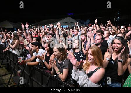 Brno, Repubblica Ceca. 27 luglio 2024. Maarten Devoldere della Warhaus Music band in concerto durante il 4° festival Pop Messe a Brno, Repubblica Ceca, 27 luglio 2024. Crediti: Vaclav Salek/CTK Photo/Alamy Live News Foto Stock