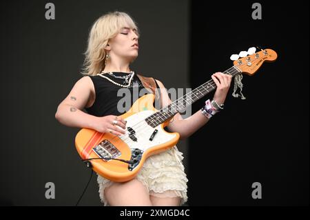 Nieve Ella Performing al Tramlines Festival 2024 , Sheffield, Regno Unito Foto Stock