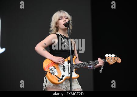 Nieve Ella Performing al Tramlines Festival 2024 , Sheffield, Regno Unito Foto Stock