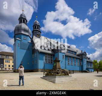 Marktkirche zum Heiligen Geist die evangelisch-lutherische Marktkirche zum Heiligen Geist ist die historische Hauptkirche im Ortsteil Clausthal der Bergstadt Clausthal-Zellerfeld. SIE ist die größte Holzkirche Deutschlands und gehört durch ihre Architektur und Ausstattung zu den bedeutendsten Baudenkmälern des norddeutschen Barocks. Clausthal-Zellerfeld Niedersachsen Deutschland *** Marktkirche zum Heiligen Geist la Marktkirche zum Heiligen Geist evangelica luterana è la chiesa principale storica nel distretto di Clausthal della città mineraria di Clausthal Zellerfeld e' il più grande churc in legno Foto Stock