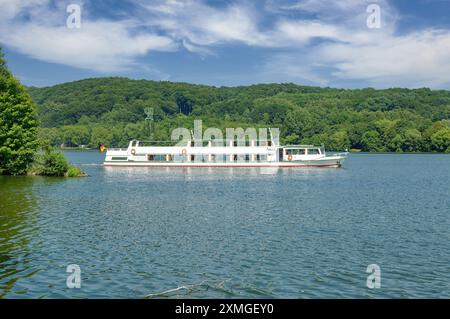 Lago artificiale Baldeneysee, Ruhrgebiet, Ruhr area, Renania settentrionale-Vestfalia, Germania Foto Stock