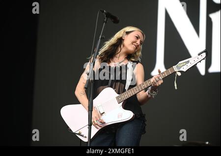 27 luglio 2024, Sheffield, South Yorkshire, U. K: Nieve Ella Performing al Tramlines Festival 2024 , Sheffield, Regno Unito (Credit Image: © Robin Burns/ZUMA Press Wire) SOLO USO EDITORIALE! Non per USO commerciale! Foto Stock