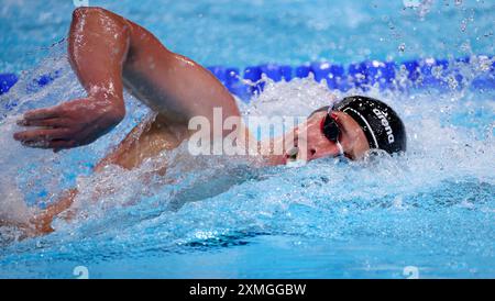 Parigi, Francia. 27 luglio 2024. Olimpiadi di Parigi: Finale maschile di nuoto libero 400 metri: La Germania Lukas Maertens durante la sua prestazione della medaglia d'oro nei 400 metri libero maschile. Crediti: Adam Stoltman/Alamy Live News Foto Stock