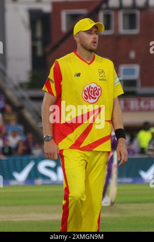 Leeds, 26 luglio 2024. Ollie Robinson gioca per gli uomini dei Trent Rockets contro gli uomini dei Northern Superchargers in The Hundred a Headingley. Credito: Colin Edwards Foto Stock