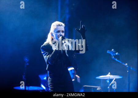 WOMAD Festival, Regno Unito, 27 luglio 2024. Alison Goldfrapp si esibisce dal vivo al Charlton Park di Malmesbury, Wiltshire. Crediti: Francesca Moore/Alamy Live News Foto Stock