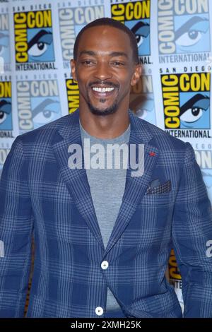 Anthony Mackie beim Photocall zum Kinofilm Captain America: Brave New World auf der San Diego Comic-con International 2024 im Hilton Bayfront Hotel. San Diego, 27.07.2024 **** Anthony Mackie al photocall per il film Captain America Brave New World al San Diego Comic con International 2024 all'Hilton Bayfront Hotel San Diego, 27 07 2024 foto:xD.xStarbuckx/xFuturexImagex america 4731 Foto Stock