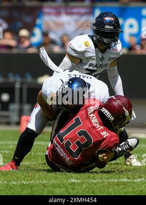 Dauson Dales (Paris Musketeers #42), Kelvin McKnight Jr. (Rhein Fire #13), Rhein Fire vs. Paris Musketeers, American Football, European League of Football, Spieltag 10, Saison 2024, 28.07.2024, foto: EIBNER/Florian Schust Foto Stock